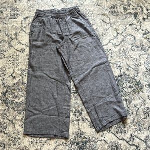 Wide leg, cropped linen pants